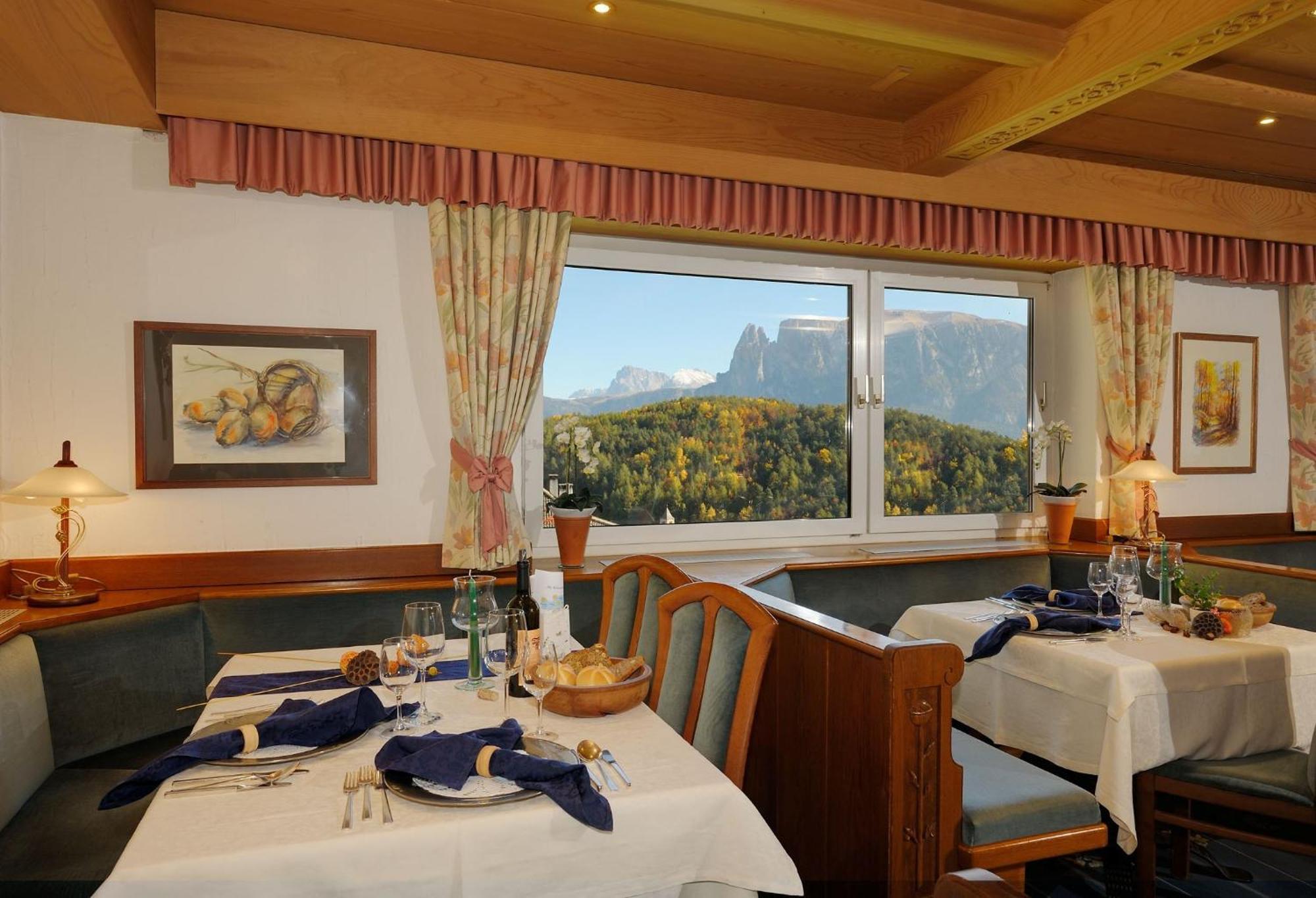 Hotel Dolomitenblick Klobenstein Exterior foto