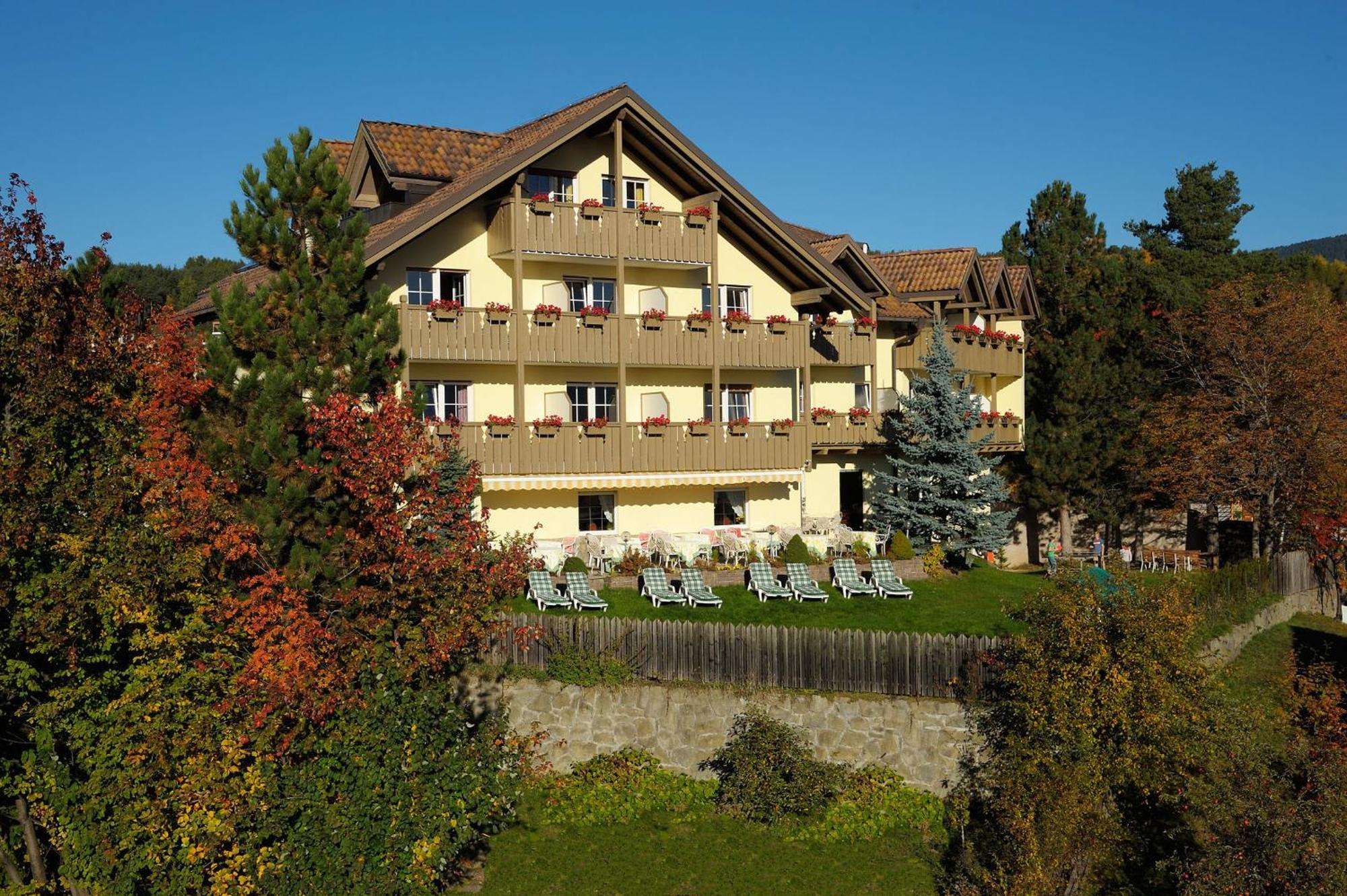 Hotel Dolomitenblick Klobenstein Exterior foto